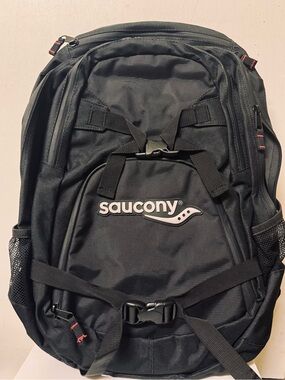 NIB Saucony Black Men's Technical Backpack with Logo and Free Attachment